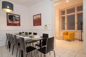 Posezení v ubytování BEST located, 150 m2 5 bedrooms apt.,