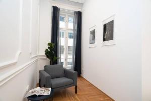Posezení v ubytování BEST located, 150 m2 5 bedrooms apt.,