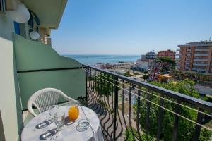 Balkón nebo terasa v ubytování Hotel Bristol - a 30 mt dalla spiaggia