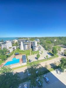 Bazén v ubytovaní The 9th Floor Apartman alebo v jeho blízkosti