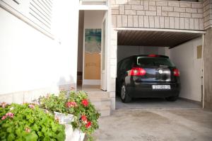 Fotografia z galérie ubytovania Apartment in Duce with sea view, terrace, air conditioning, Wi-Fi (3425-10) v destinácii Duće