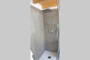 A bathroom at LA FINESTRA SUL FIUME-GRAZIOSA MANSARDA.CIR 014O74