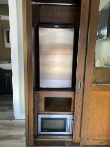Dapur atau dapur kecil di Murphys Law Inn 3