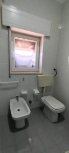 A bathroom at B&B Nausicaa