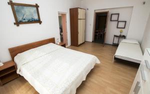 Postel nebo postele na pokoji v ubytování Apartment MERI (4172)