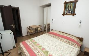 Postel nebo postele na pokoji v ubytování Apartment MERI (4172)
