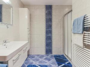 A bathroom at Koglbauer - Apartment Nr 4