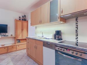 A kitchen or kitchenette at Koglbauer - Apartment Nr 4