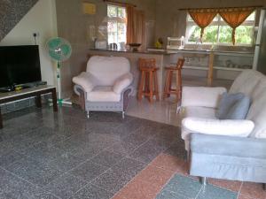 Ruang duduk di Villa Kass