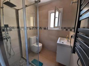 A bathroom at Ca l'Aren Cardona