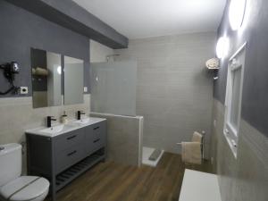 Koupelna v ubytování Alojamientos Monteverde