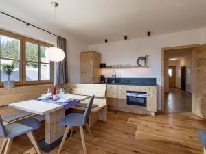 A kitchen or kitchenette at Bauernhof Streitenau