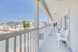 A balcony or terrace at Surf City Hotel