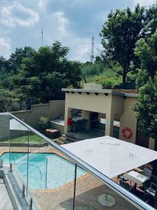 Bazén v ubytování RNB Guesthouse nebo v jeho okolí
