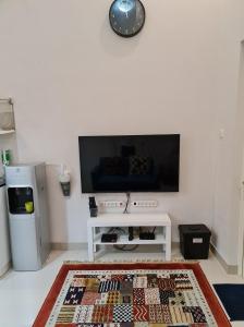 TV a/nebo společenská místnost v ubytování The Awan's Home