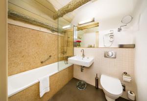 Bathroom sa Bellevue Hotel Benešov