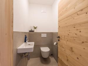 A bathroom at Bauernhof Streitenau