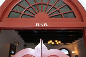 Certifikát, hodnocení, plakát nebo jiný dokument vystavený v ubytování Royal Bar & Hotel