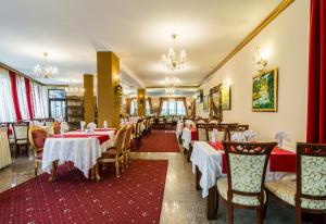 Restaurace v ubytování Elegant Lux Hotel