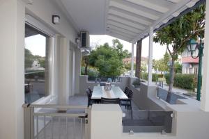 Balkón nebo terasa v ubytování Giotis apartments