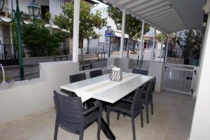 Balkón nebo terasa v ubytování Giotis apartments