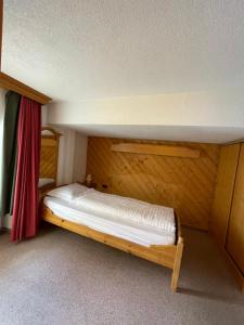 Posteľ alebo postele v izbe v ubytovaní Hotel Bernina Hospiz