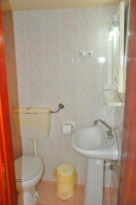 A bathroom at Vai Rent Rooms