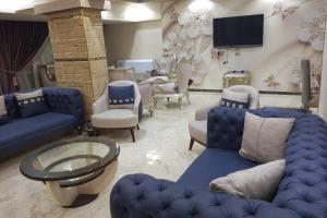 Khu vực ghế ngồi tại Newly built modern 3 bedroom apartment- Nasr City in CAIRO, EGYPT