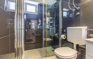 Kúpeľňa v ubytovaní Apartment Mar + 37 fotografií