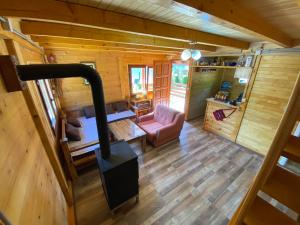 an overhead view of a cabin with a wood stove at STARA PRUGA JAZ in Višegrad +26 photos