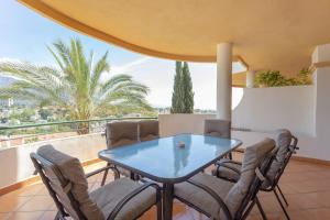 Balkon lub taras w obiekcie Señorío de Aloha Apartahotel