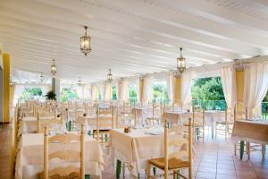 Un restaurant sau alt loc unde se poate mânca la Club Hotel Marina Beach