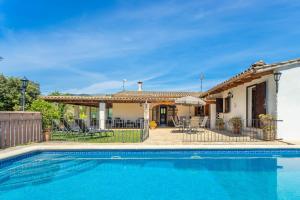 The swimming pool at or close to Villa Ca na Miracles By SunVillas Mallorca