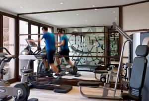 Fitness centrum a/nebo fitness zařízení v ubytování Tiara Miramar Beach Hotel & Spa