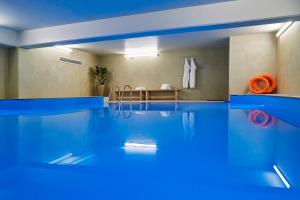 Bazén v ubytovaní Grand Hotel Palace alebo v jeho blízkosti