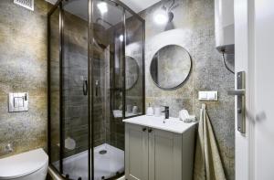 Koupelna v ubytování Niron Apartament Dom z Papieru Lizbona