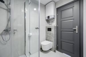 Łazienka w obiekcie Niron Apartament Dom z Papieru Sztokholm