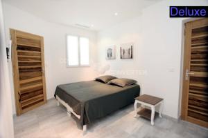 Appartements Cannes Centre Villeにあるベッド