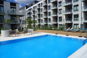 Basen w obiekcie Klif Apartamenty Nadmorskie Tarasy lub w pobliżu