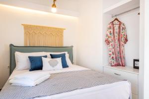 Ένα ή περισσότερα κρεβάτια σε δωμάτιο στο THE SHIP +68 φωτογραφίες