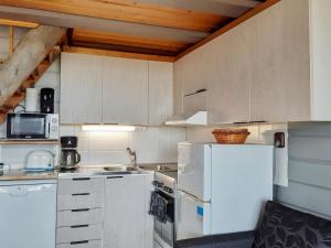 Gallery image of Holiday Home Mustalampi 5 satakieli by Interhome in Ruka