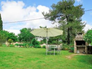 Zahrada ubytování Holiday Home Latin by Interhome