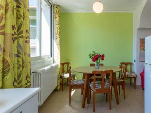 Foto dalla galleria di Apartment Elisabetta - GLA115 by Interhome a Gera Lario
