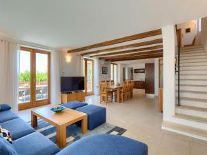 Μια τηλεόραση ή/και κέντρο ψυχαγωγίας στο Villa Morgan by Interhome