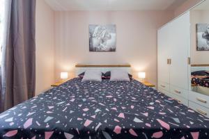 Postel nebo postele na pokoji v ubytování Apartment Glory