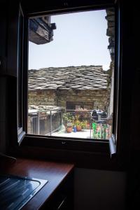 A balcony or terrace at Medieval Hamlet Malpertus