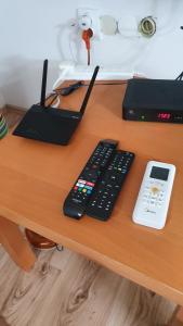 En tv och/eller ett underhållningssystem på Littlepanther Balaton