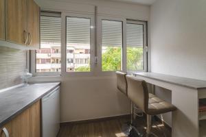 A kitchen or kitchenette at Top-Top