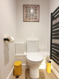 A bathroom at Stansted Airport Luxury Apartment Bishops Stortford Millars One Loft 2