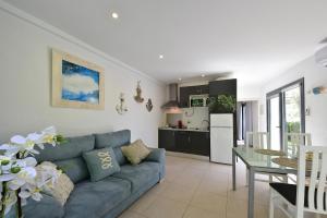Dapur atau dapur kecil di Apartamento luminoso en el centro de CADAQUÉS +17 gambar